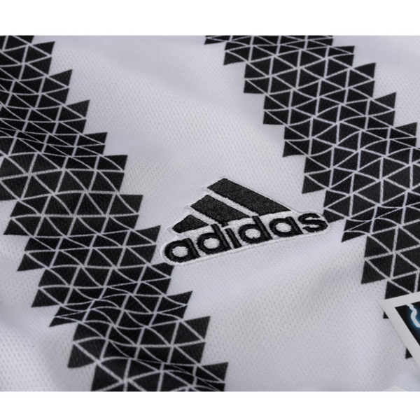 adidas Juventus Home Jersey w/ Champions League Patches 22/23 (White/Black)